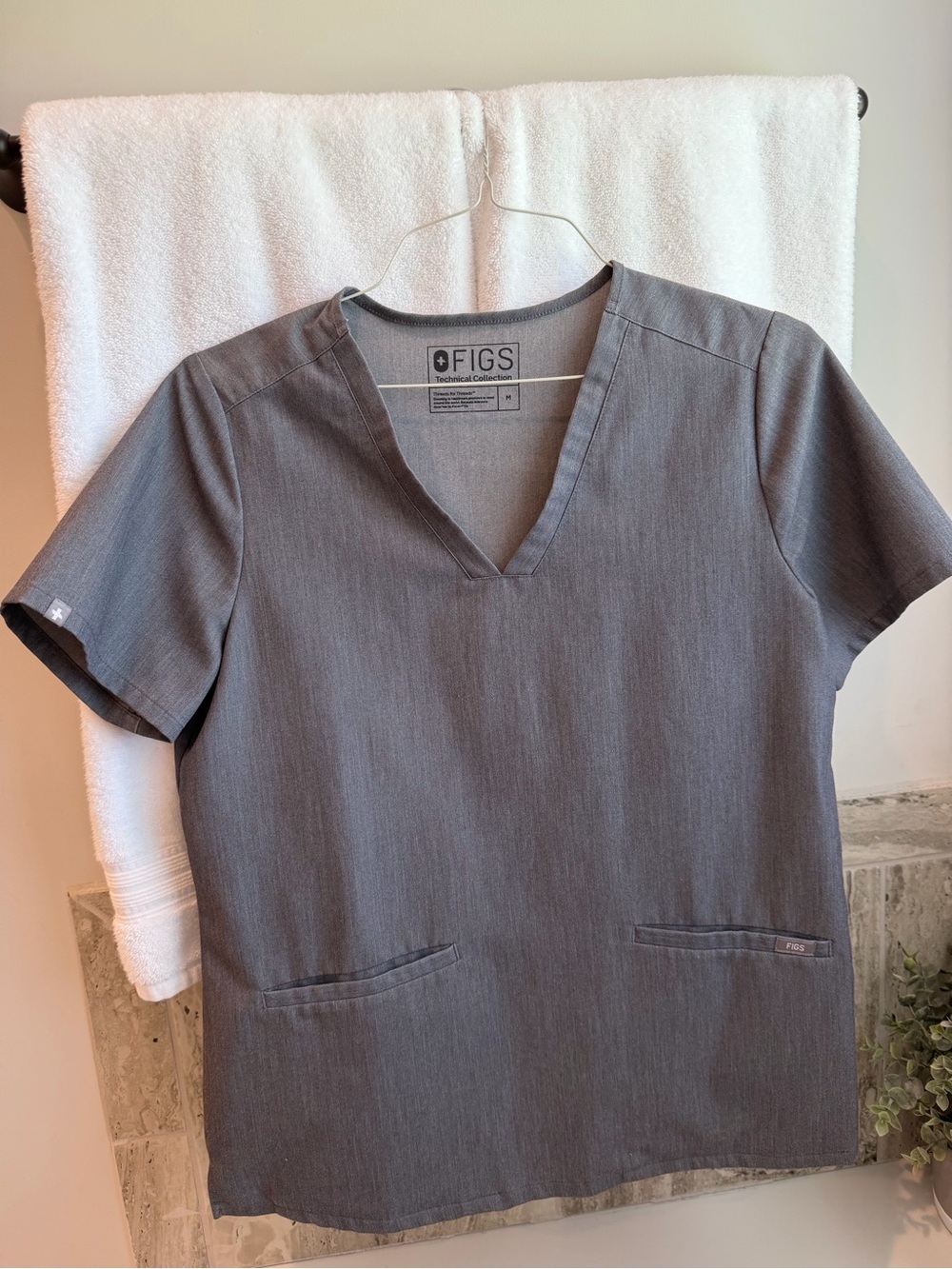 FIGS Graphite Casma Women’s V-Neck Short Sleeve Scrub Top